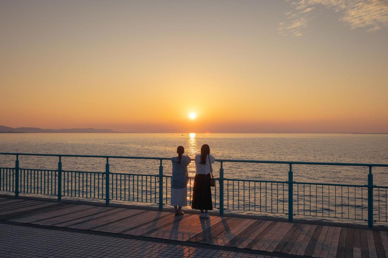 Omo Kansai Airport By Hoshino Resorts Izumisano Ngoại thất bức ảnh Sunset at the promenade